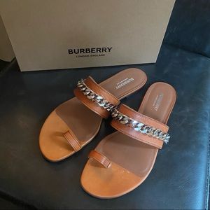BURBERRY ✨ Heidi sandal ✨ Brand new